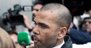 Dani Alves: ¿Por qué su ex club le reclama millones tras su condena?