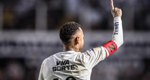 ¡Barcelona descarta a un delantero estrella sin contrato! ¿Por qué?