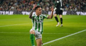 ¡Inesperado! El jefe del Betis revela el futuro de Antony antes de hablar con el United