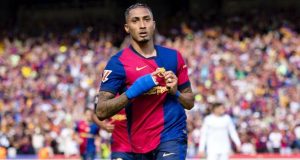 ¡Raphinha desata la polémica sobre racismo en Disneyland! ¿Qué pasó?