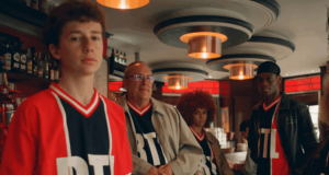 El PSG reedita la camiseta RTL de 1975