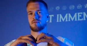 ¿Qué número lleva Arthur Vermeeren en su camiseta?