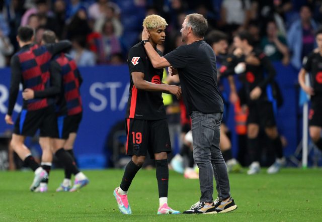 El entrenador del Barcelona, Hansi Flick, confirma el plan para