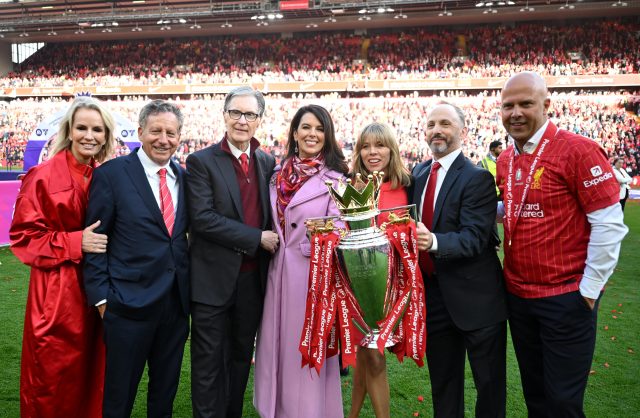 Propietarios del Liverpool abandonan planes de comprar equipo de La